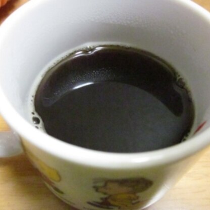 どしゃ降りのゲリラ豪雨を聞きつつ、ぜいたくなコーヒーを一杯・・・。う～ん、シアワセです(＾＾♪ごちそうさまでした♪